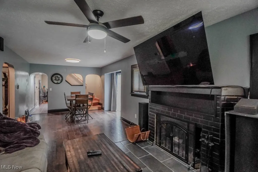 901 E Robinson Avenue, Barberton, Ohio 44203,MLS Now Listing ID