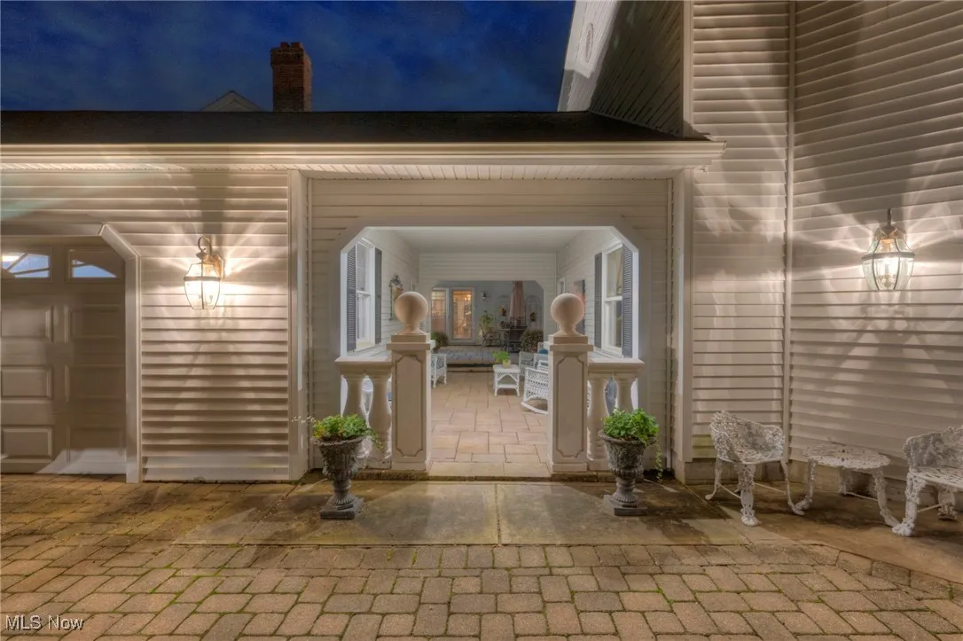 courtyard / breezeway