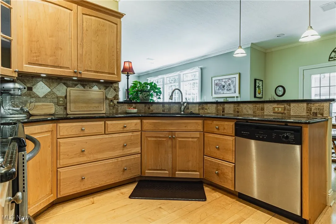 Lots of great work space with a breakfast bar