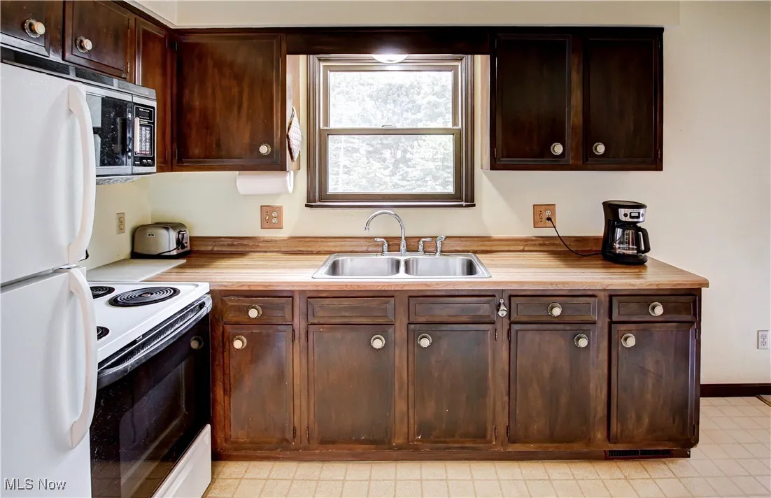 3324 Sleepy Hollow Road, Brunswick, Ohio 44212,MLS Now Listing ID