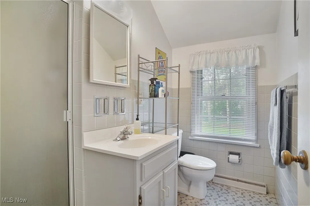Hall full bath