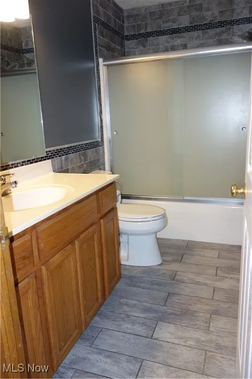 Glamourous 2nd full bathroom