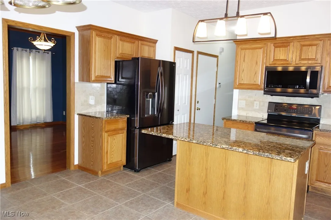 Updated since build w/ new ceramic flooring & more
