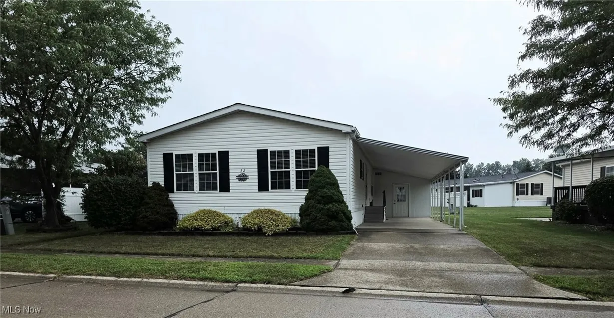 52 PERIWINKLE Drive, Olmsted Twp, Ohio 44138,MLS Now Listing ID