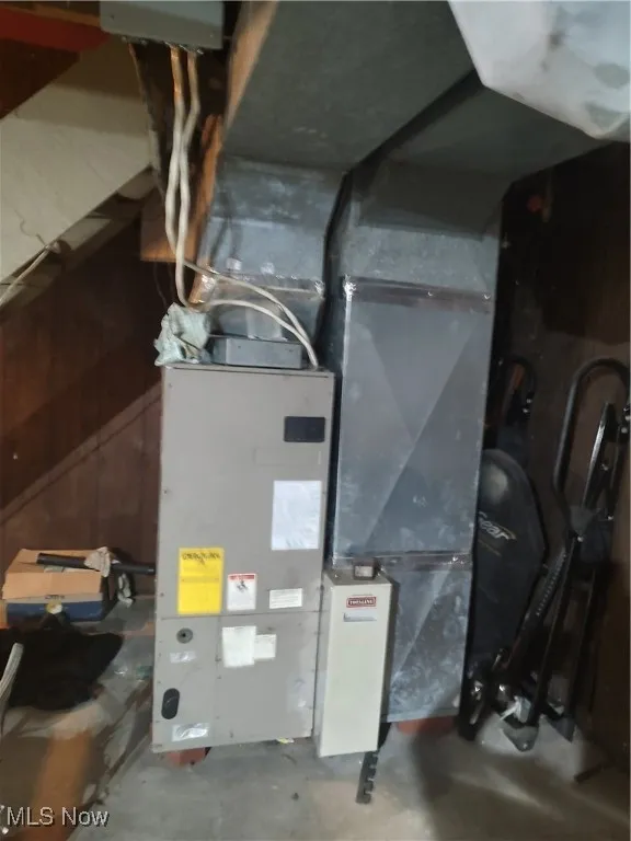 Source of heat and A/c