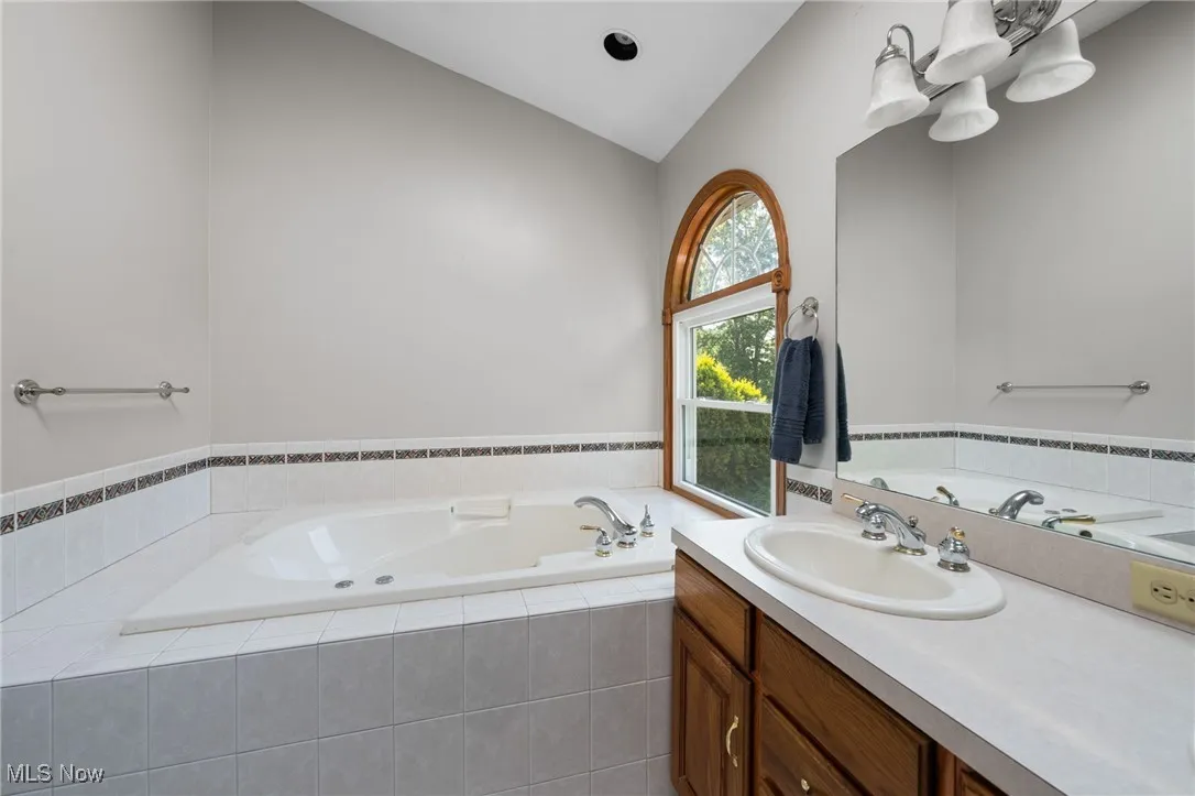 11190 Wellington Drive, Chardon, Ohio 44024,MLS Now Listing ID