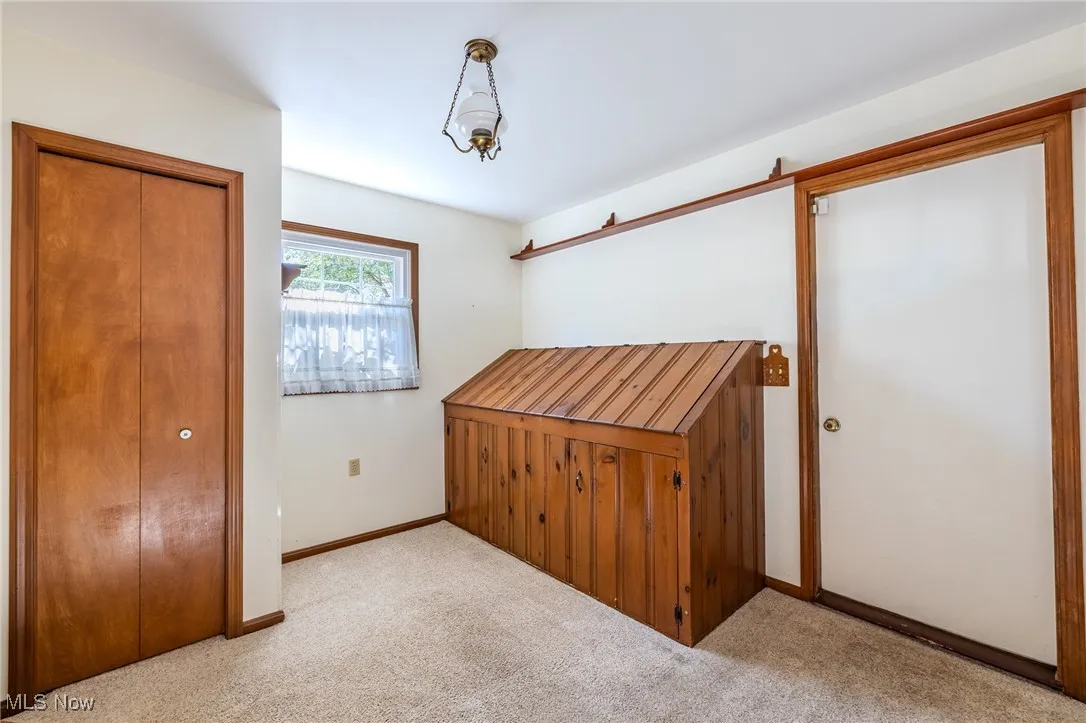 First floor laundry/mudroom