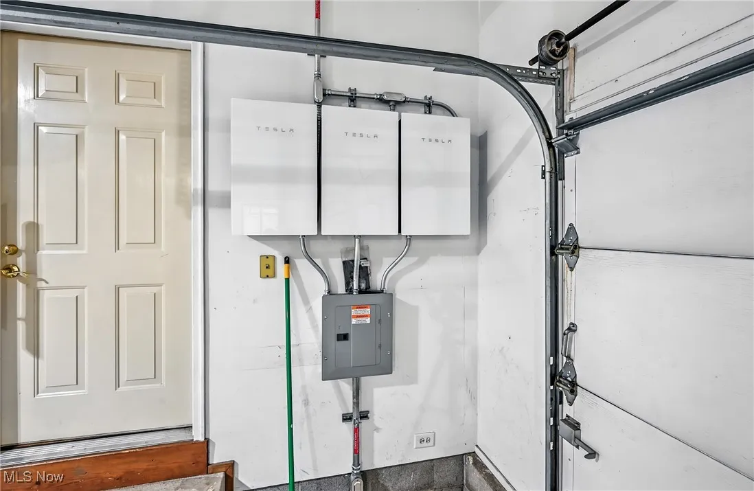 Tesla Solar inverters convert DC to AC. Warranted