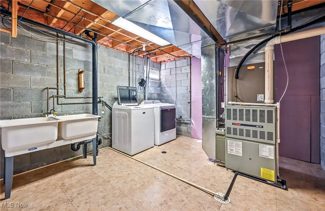 2019 washer and clothes dryer