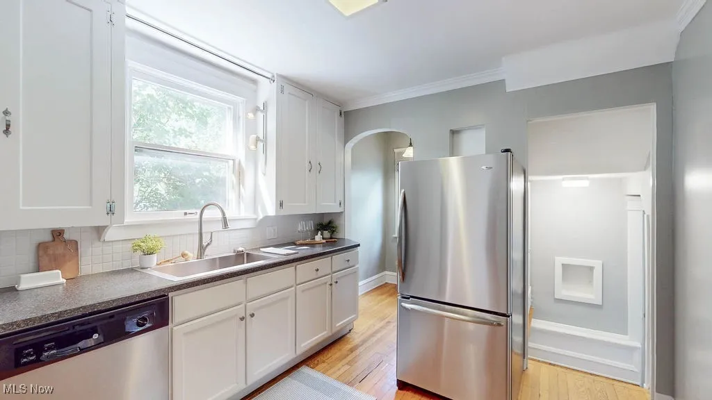 Additional view of kitchen.