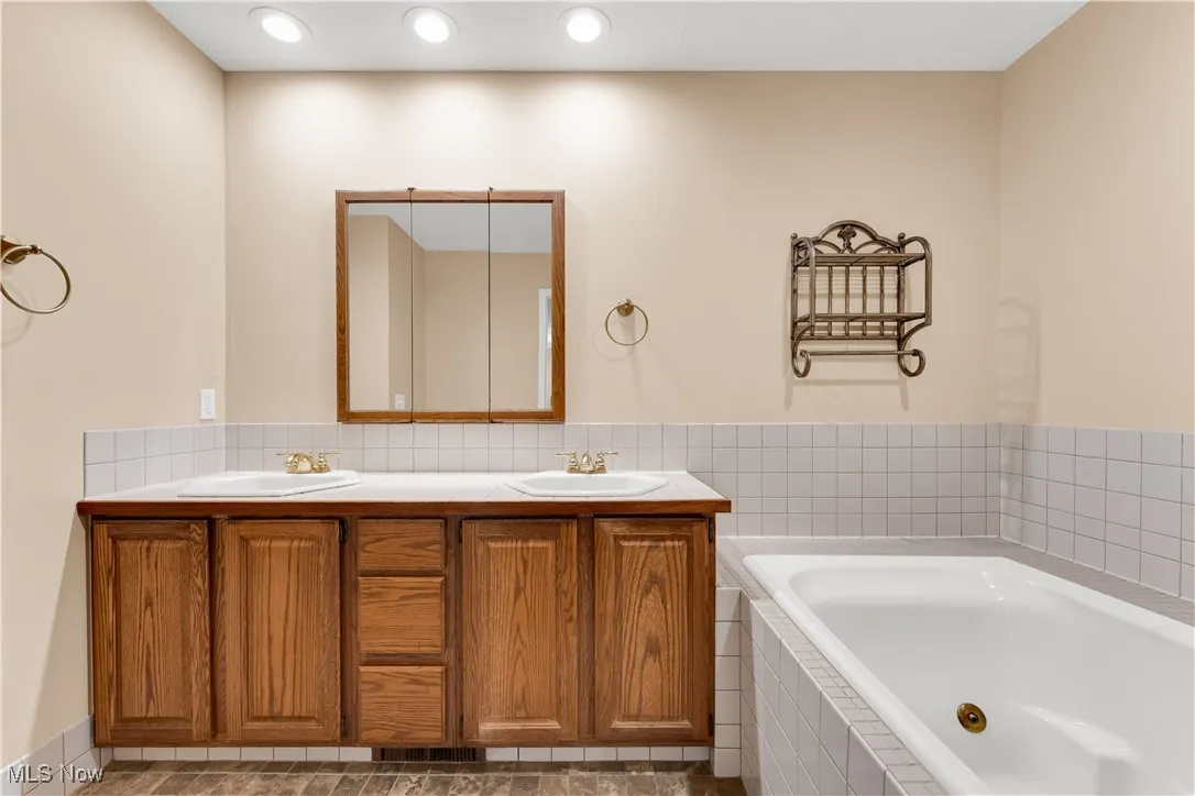 17651 Plum Creek Trail, Chagrin Falls, Ohio 44023,MLS Now Listing ID