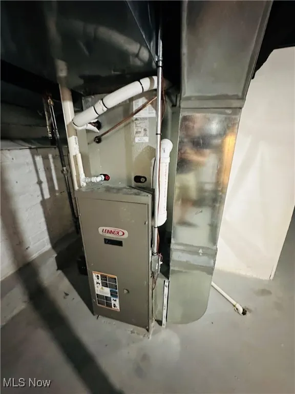 Utility room with heating unit