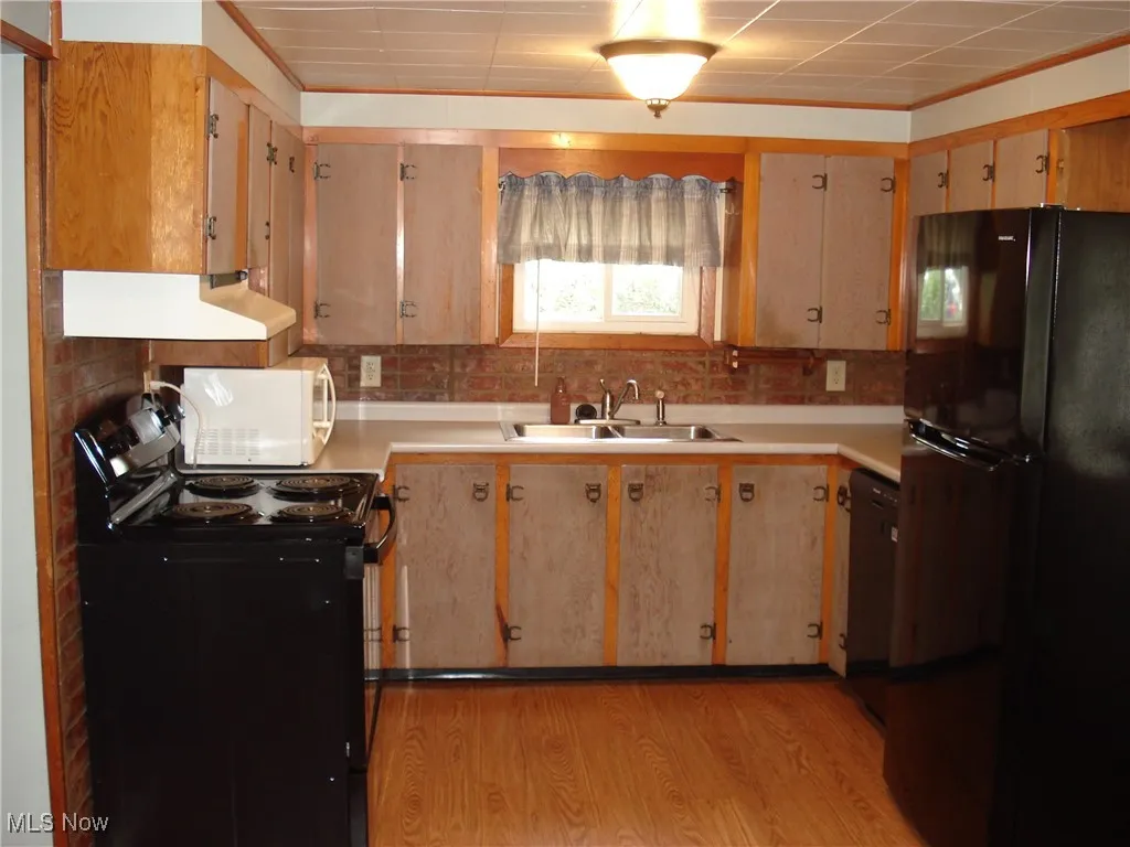 111 E Erie Street, Jefferson, Ohio 44047,MLS Now Listing ID