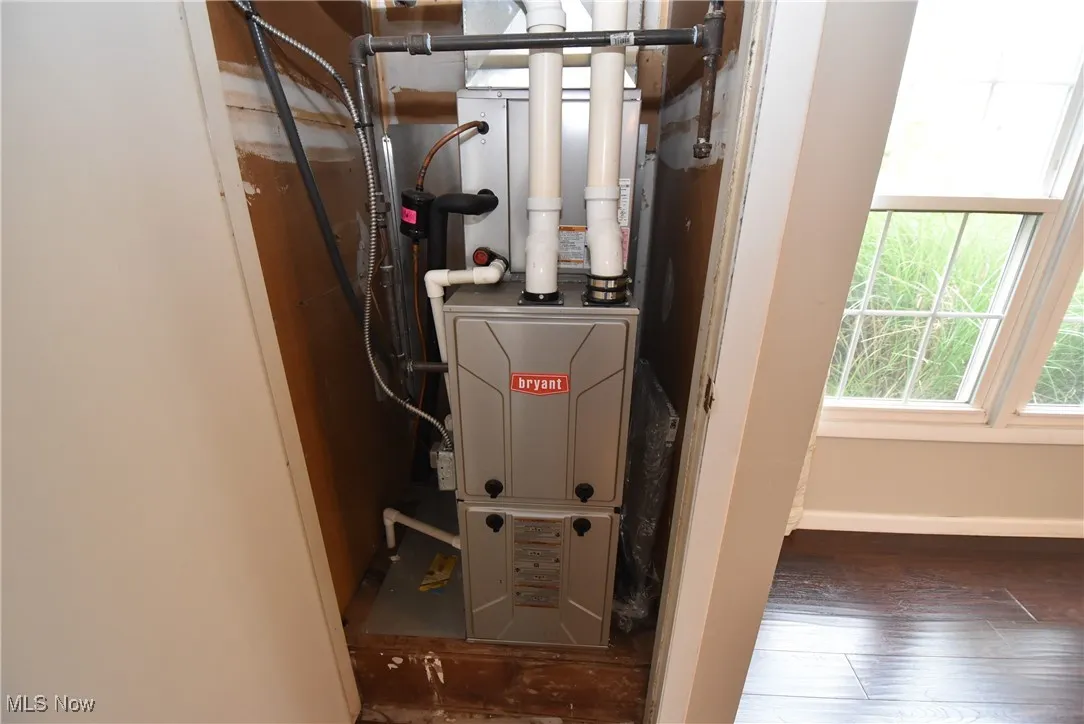 Utilities with heating unit