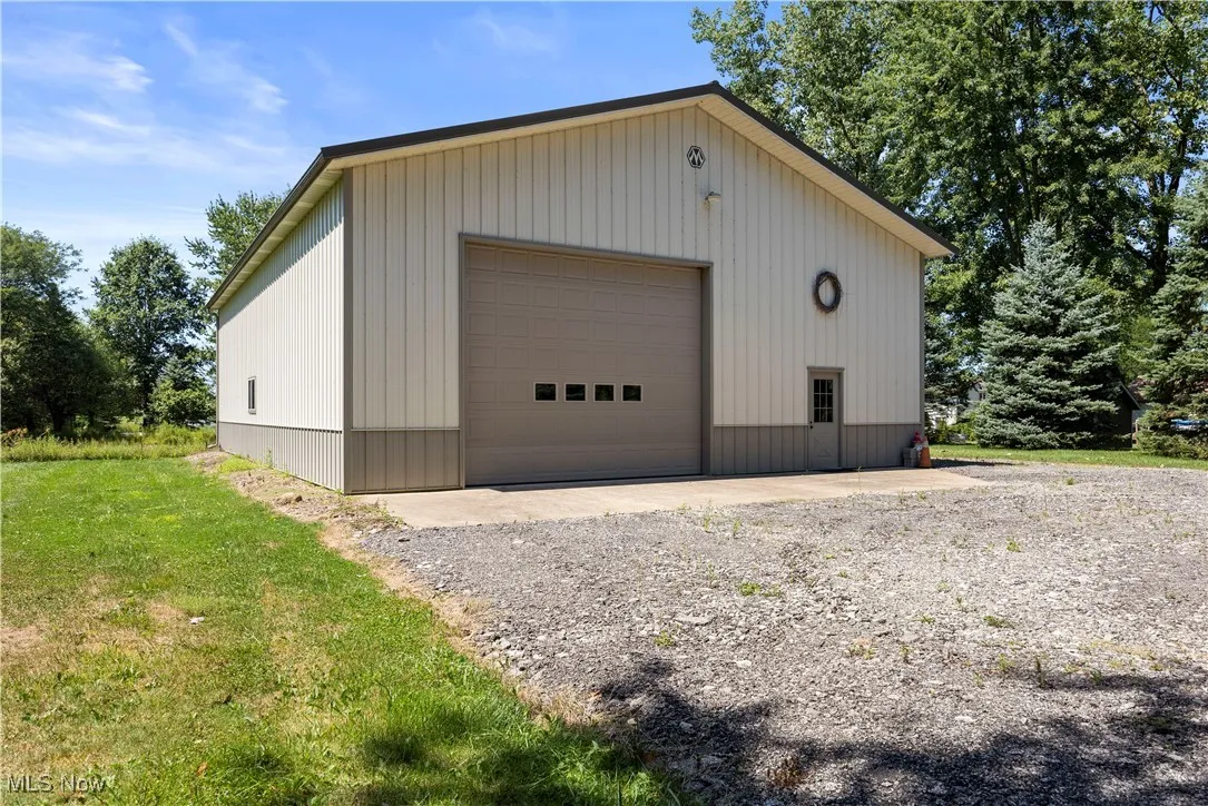42 X 60 concrete floor with electric