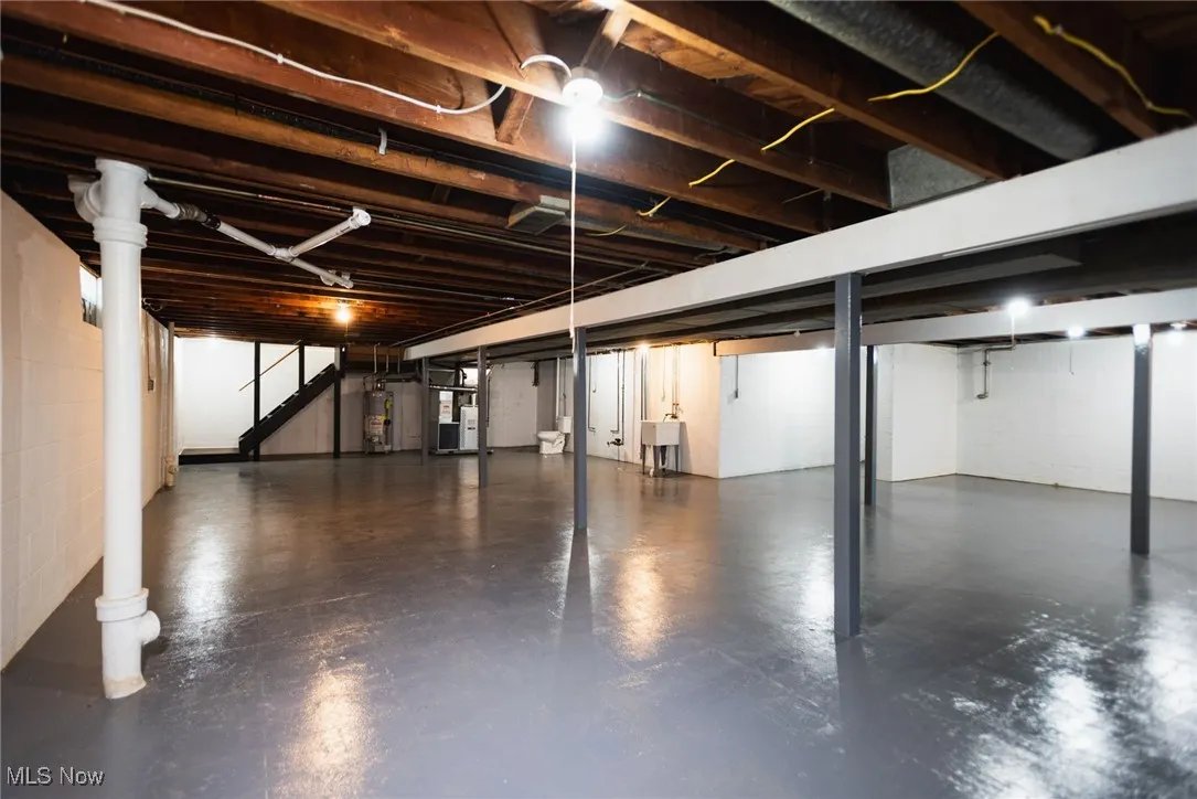 Unfinished below grade area with water heater