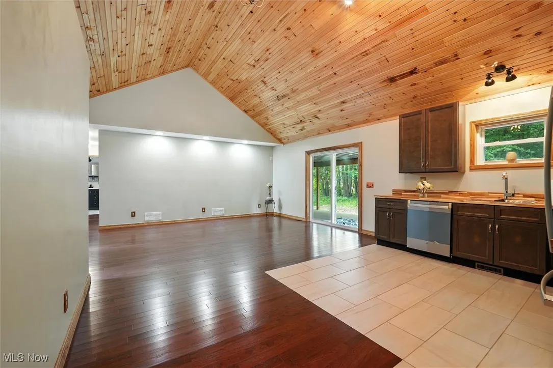 4361 Middle Road, Conneaut, Ohio 44030,MLS Now Listing ID