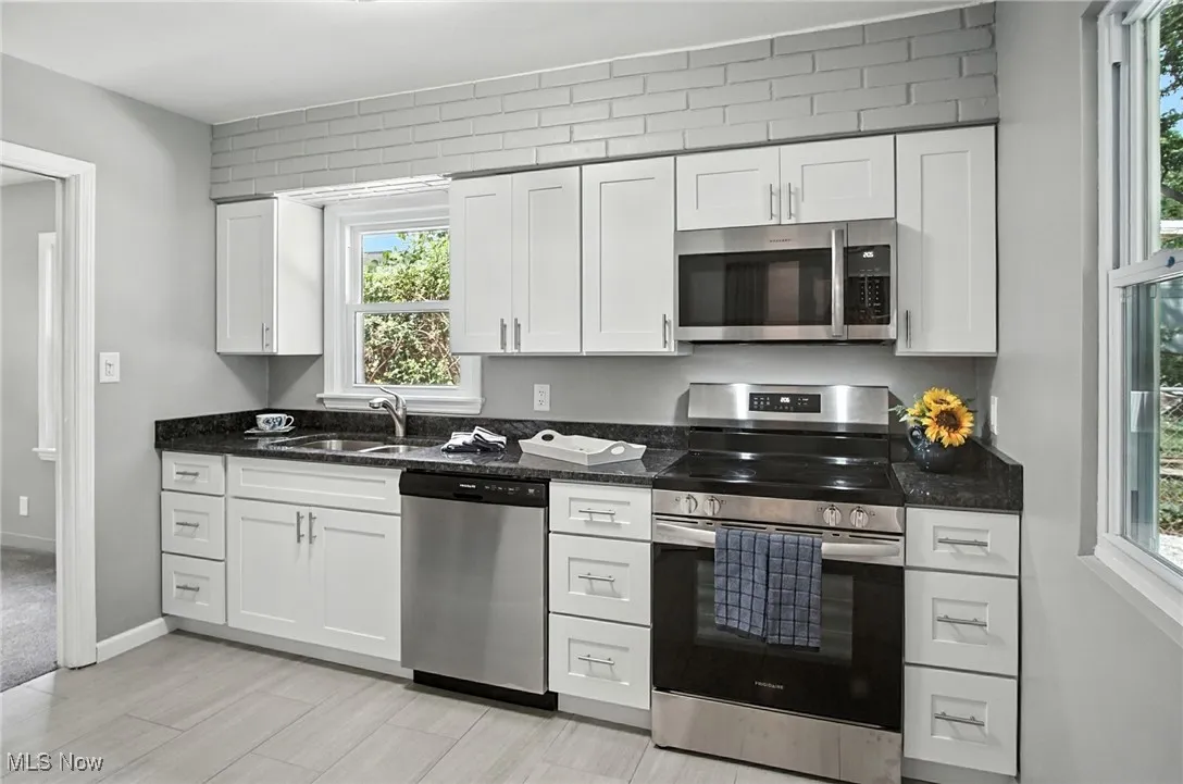 2221 Suncrest Drive, Cuyahoga Falls, Ohio 44221,MLS Now Listing ID