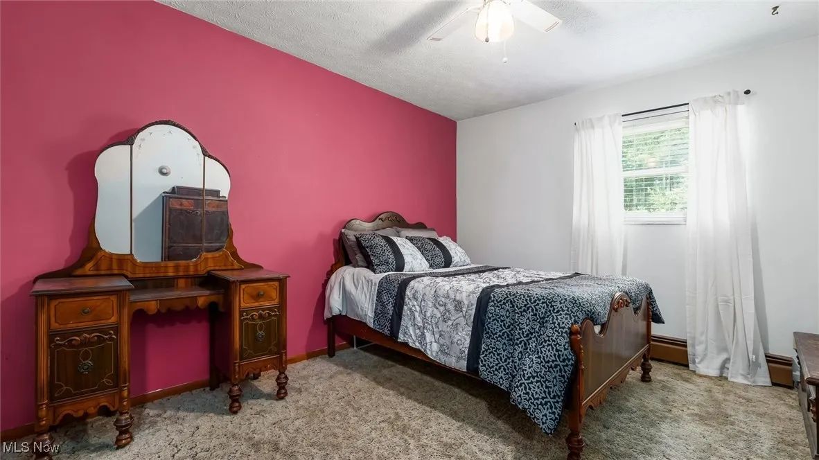 Bedroom textured ceiling