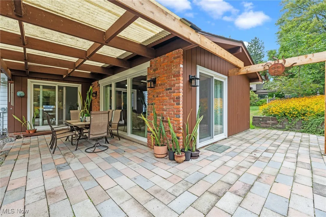 View of patio / terrace with outdoor dining space