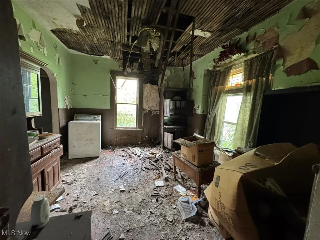 Miscellaneous room featuring washer / dryer
