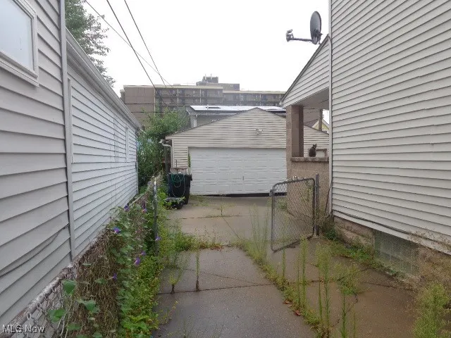2-Car Garage