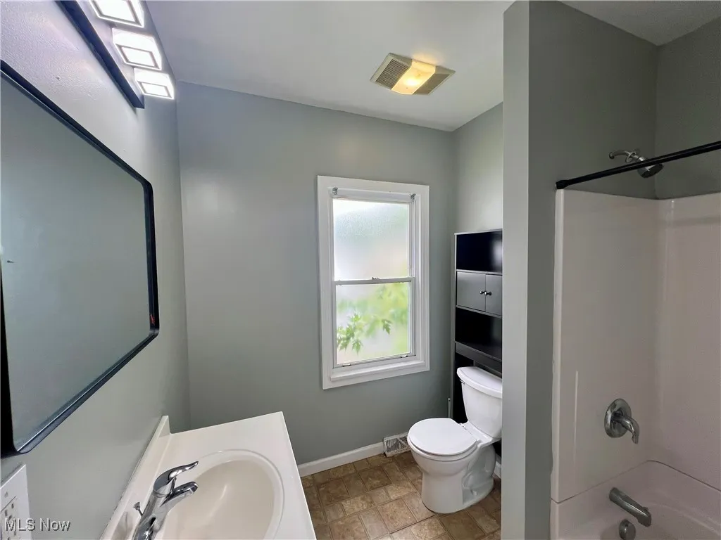 493 E 331st Street, Eastlake, Ohio 44095,MLS Now Listing ID