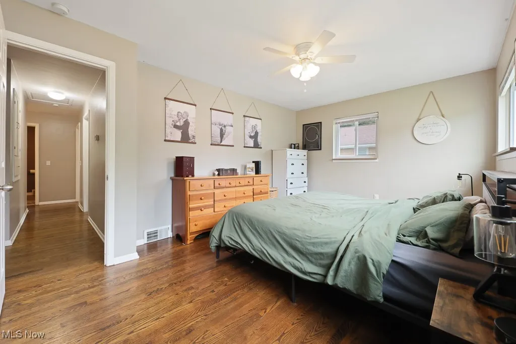 bedroom 1/3