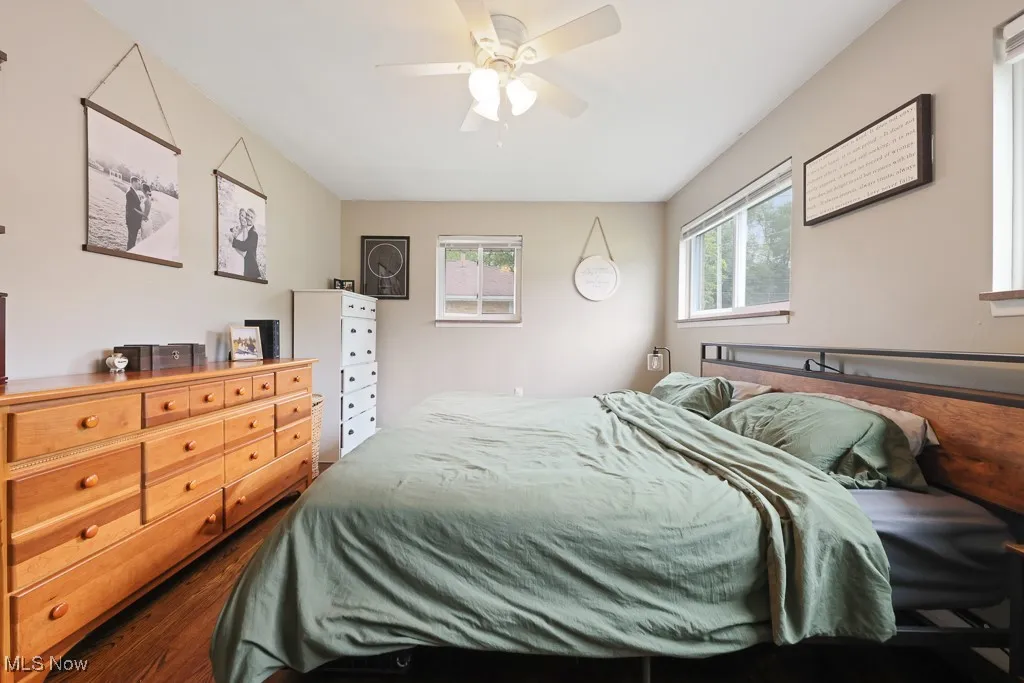 bedroom 1/3