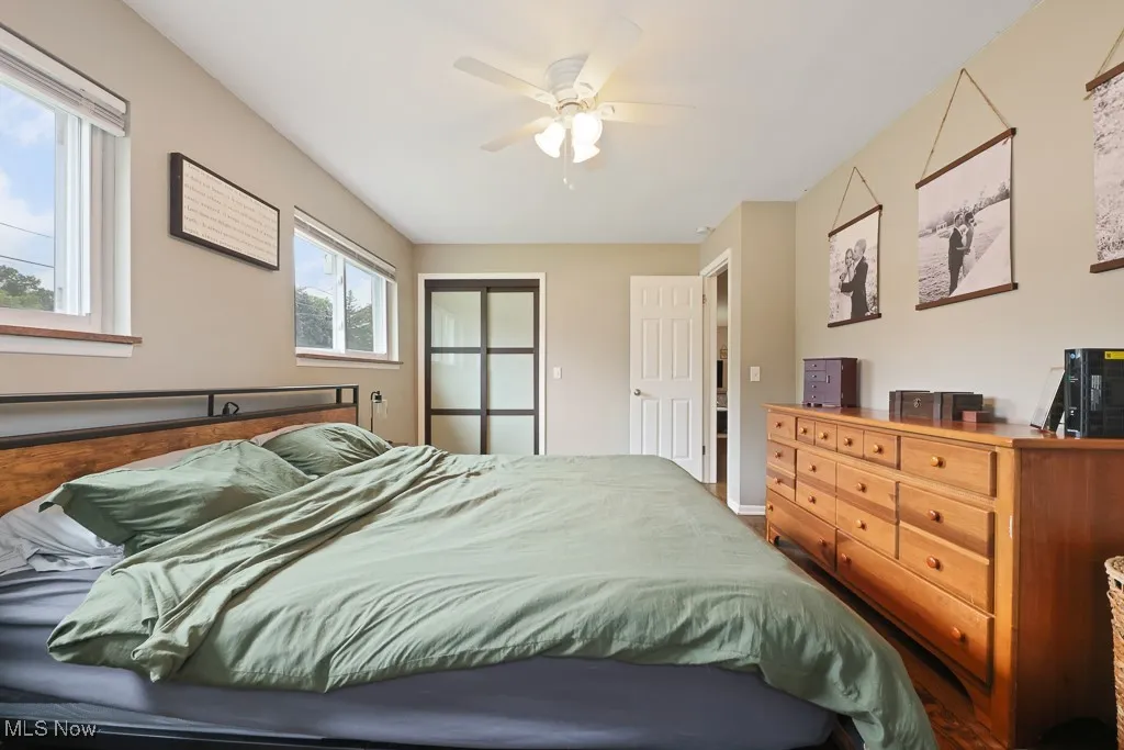 bedroom 1/3