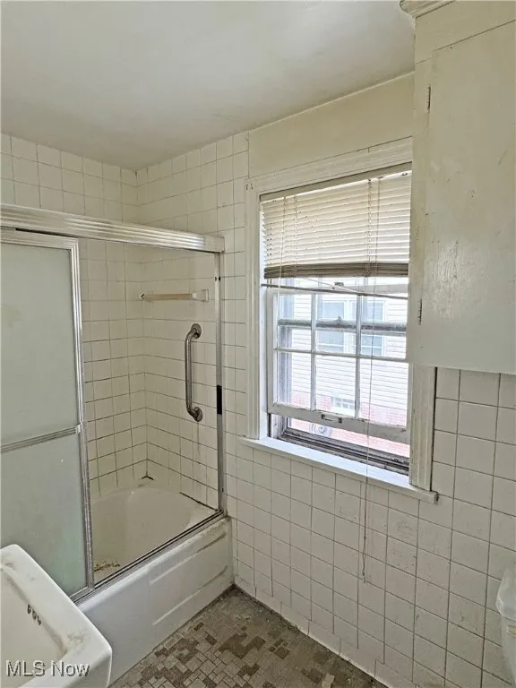 2nd Floor Full Bath