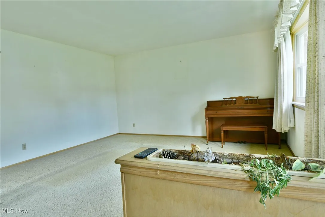 327 Durst Drive, Warren, Ohio 44483,MLS Now Listing ID