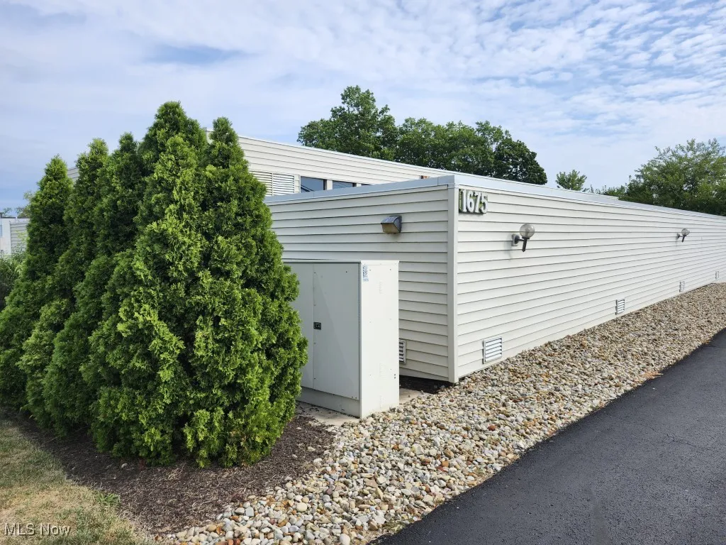 1675 Cedarwood Drive # M, Westlake, Ohio 44145,MLS Now Listing ID