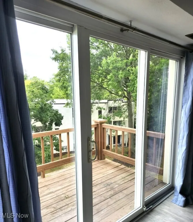 Triple sliding door