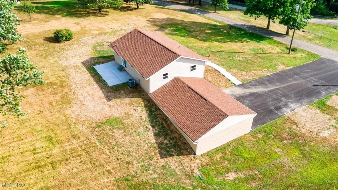 Aerial view of property and surrounding area