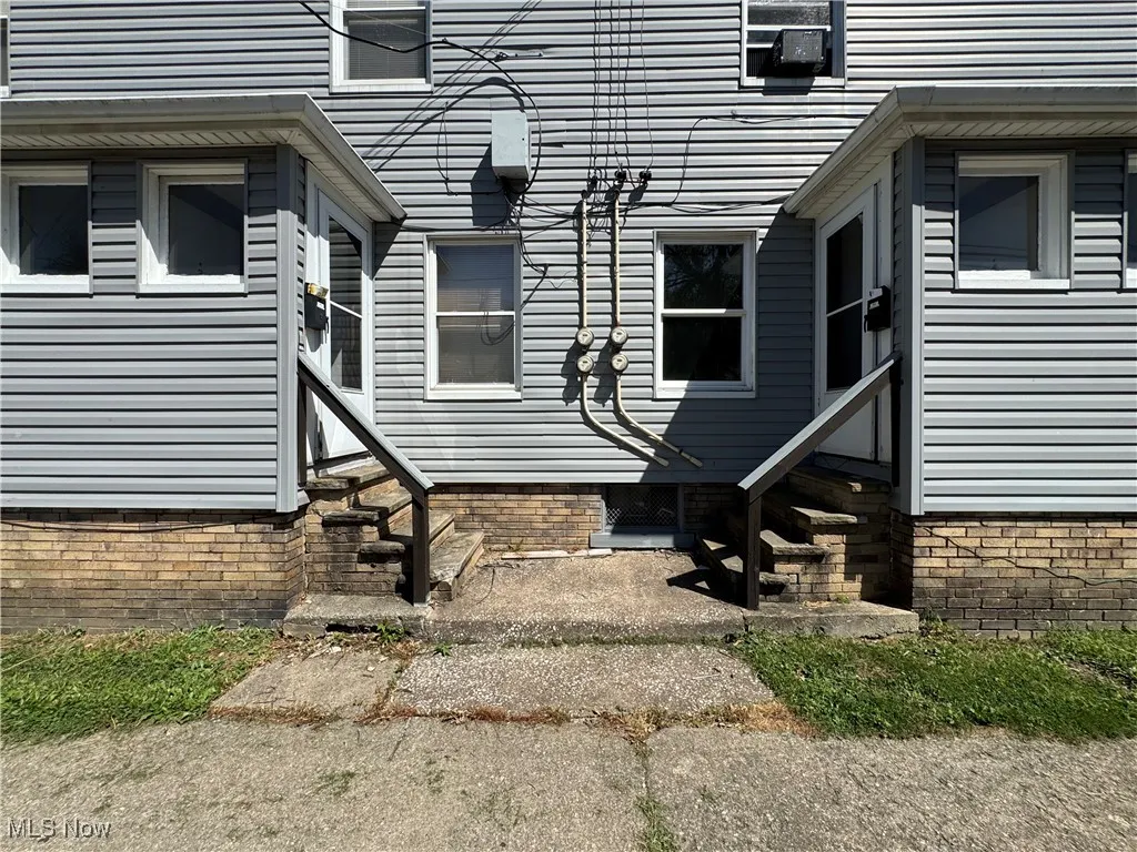2915 Roanoke Avenue, Cleveland, Ohio 44109,MLS Now Listing ID