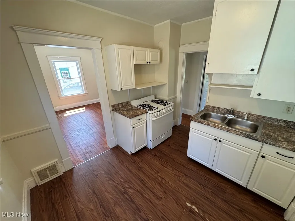 2915 Roanoke Avenue, Cleveland, Ohio 44109,MLS Now Listing ID