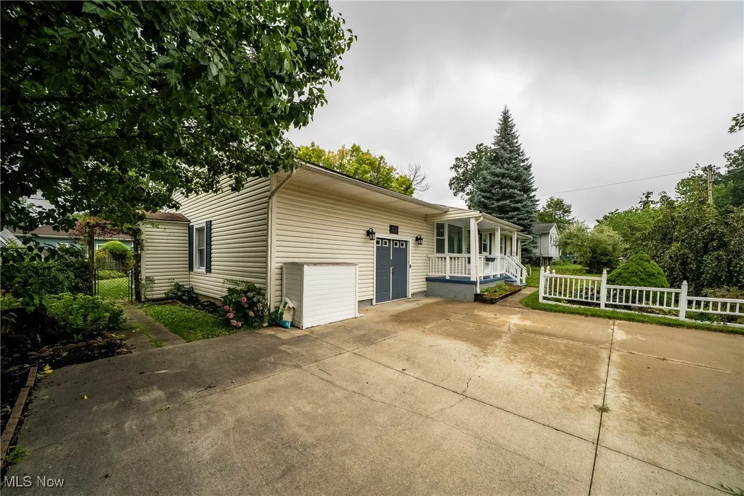 extra wide driveway