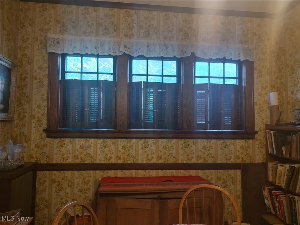 Formal DR with shuttered windows