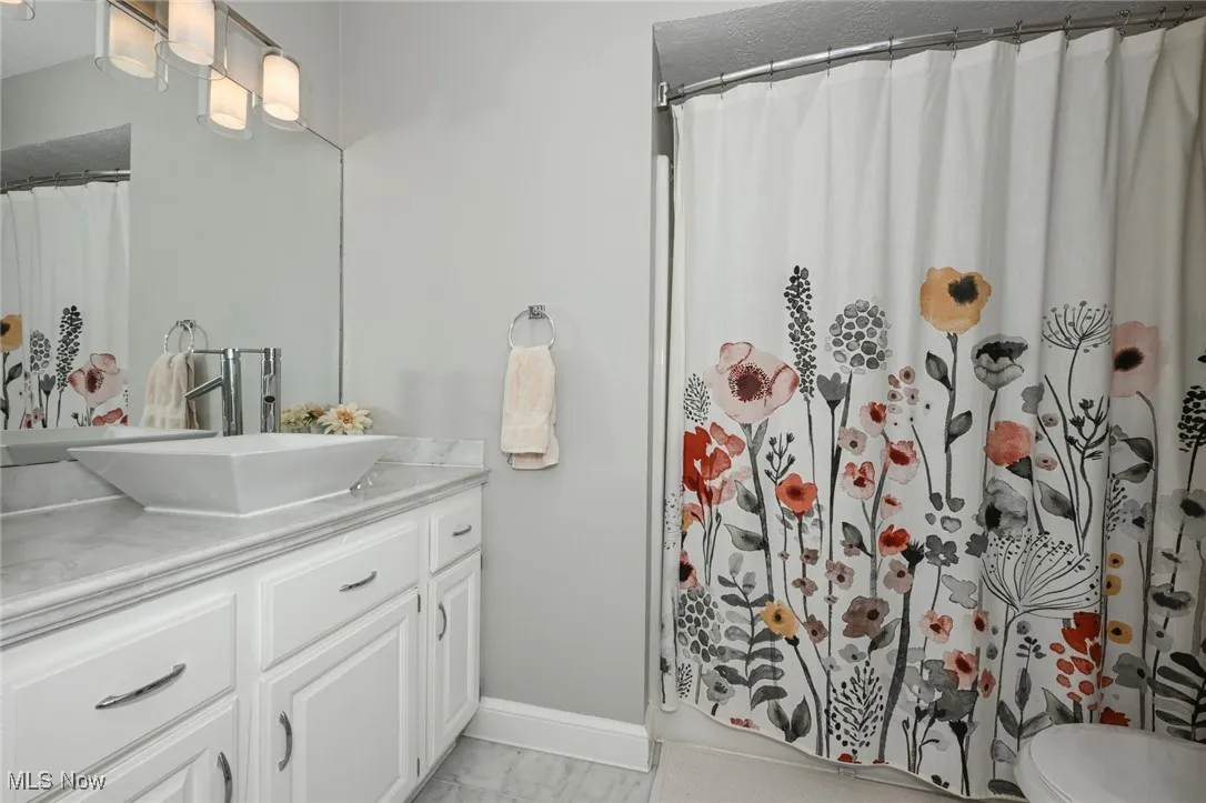 Second floor full bath