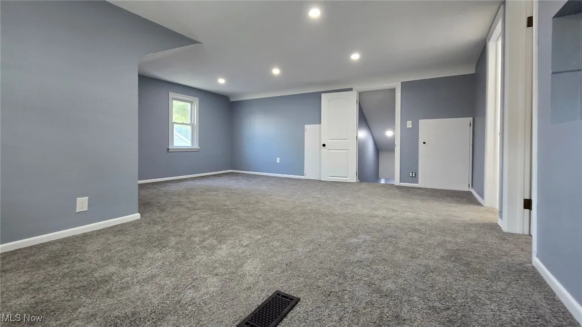 3301 Hillcrest Avenue, Cleveland, Ohio 44109,MLS Now Listing ID