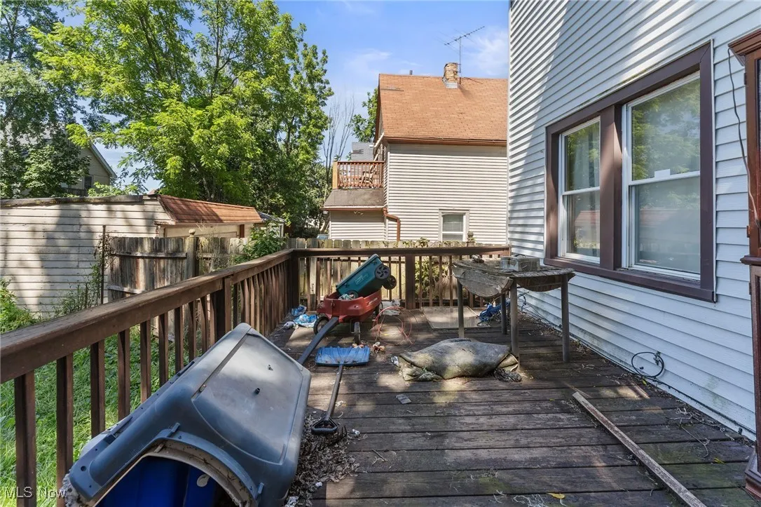 BACK DECK