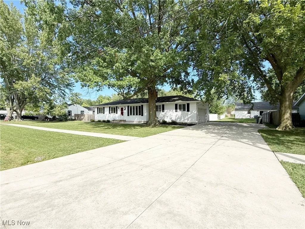 733 W Shore Boulevard, Sheffield Lake, Ohio 44054,MLS Now Listing ID