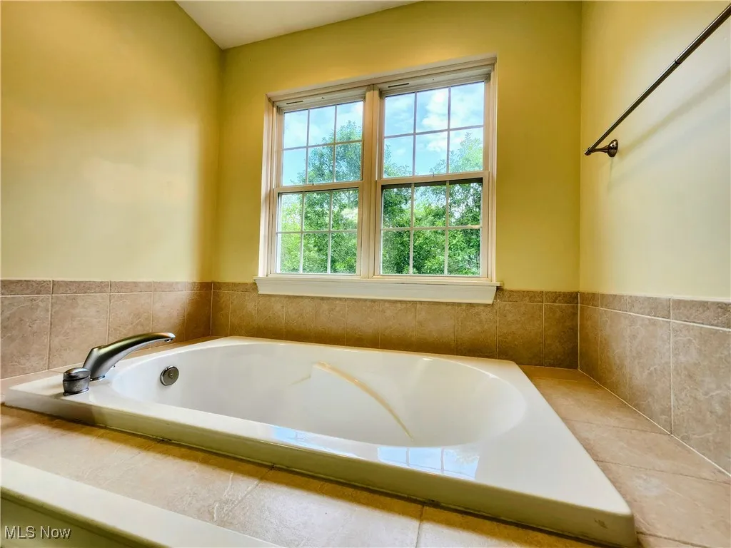 814 Lost Pond, Chardon, Ohio 44024,MLS Now Listing ID