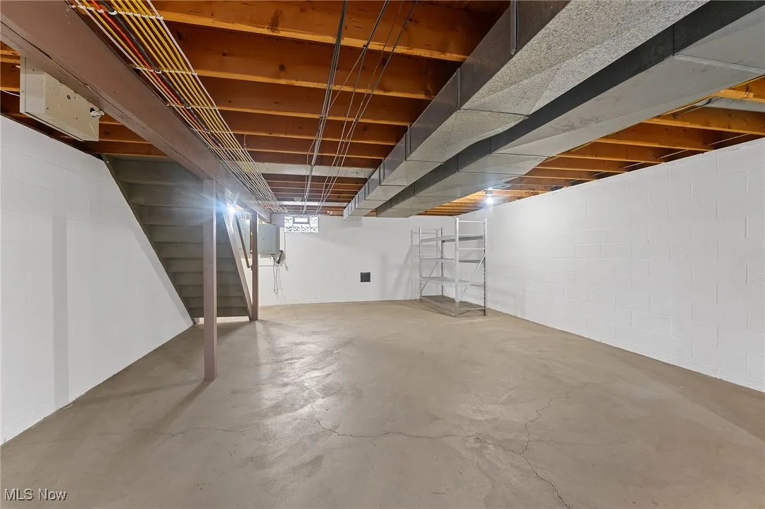 Below grade area with stairway
