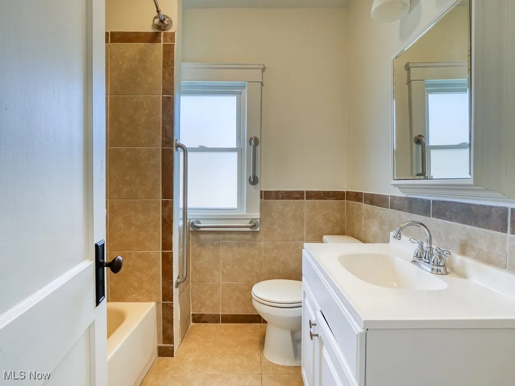 1271 Edwards Avenue, Lakewood, Ohio 44107,MLS Now Listing ID