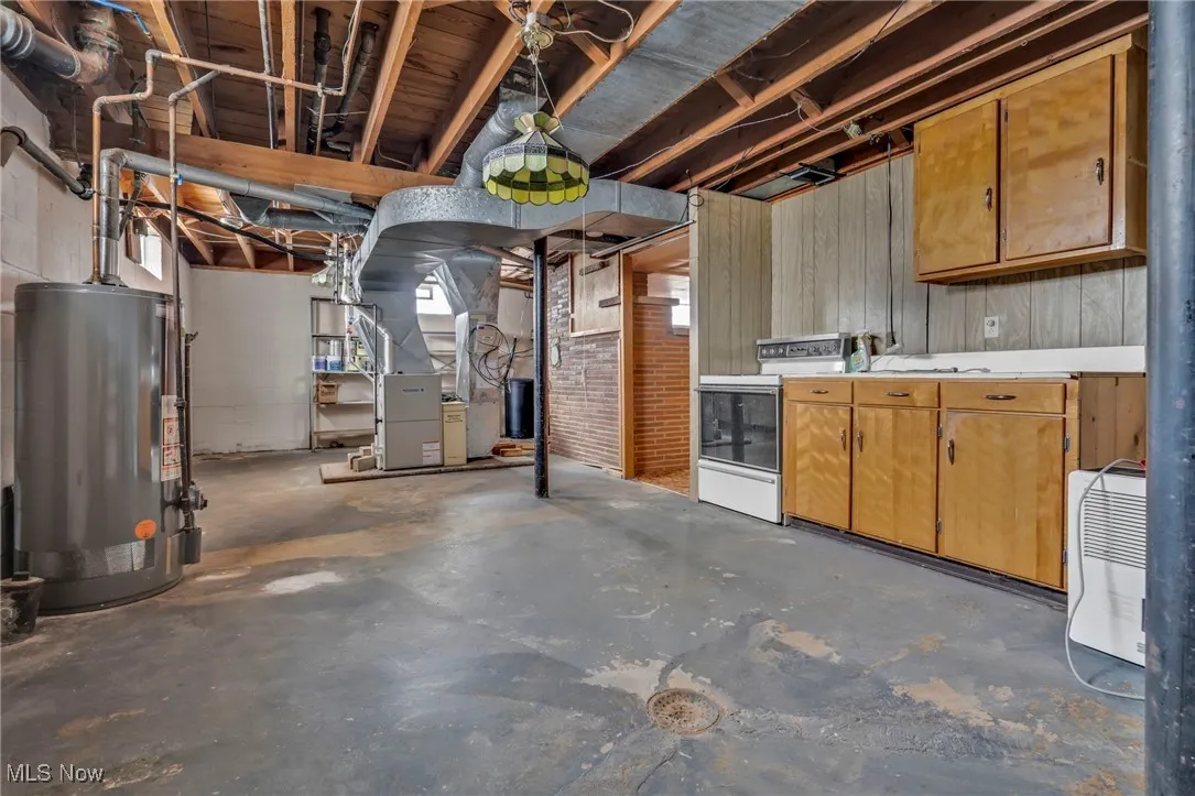 utility area with a range