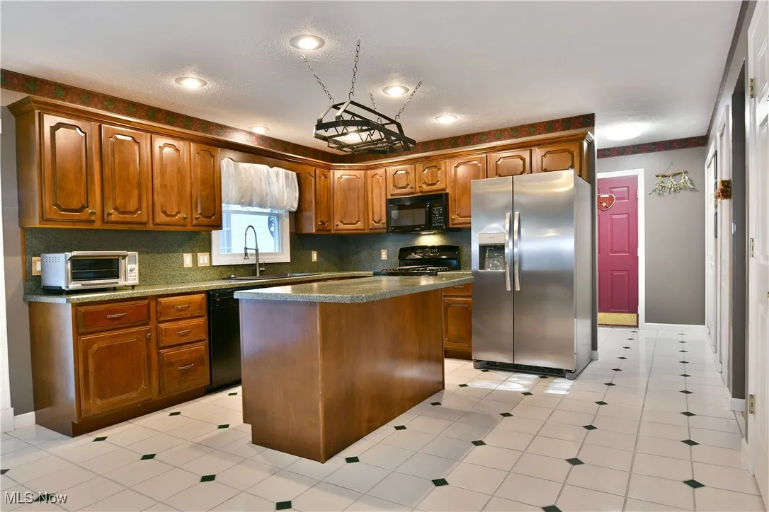 19 Spring Creek Drive, Cortland, Ohio 44410,MLS Now Listing ID