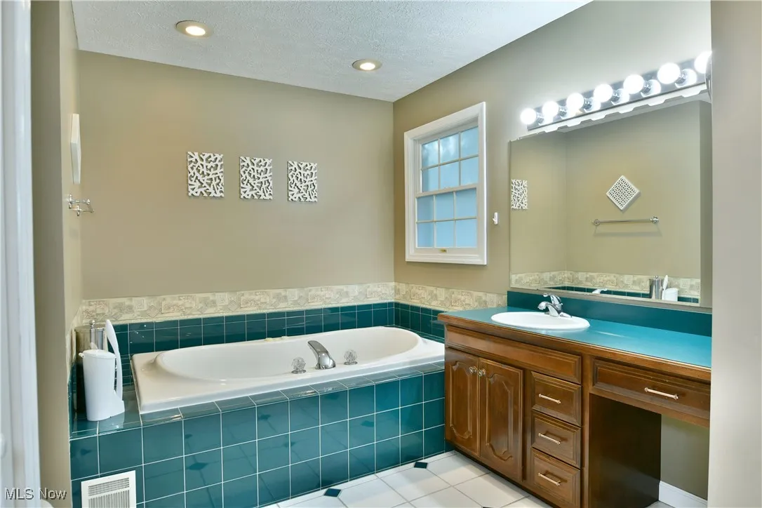 19 Spring Creek Drive, Cortland, Ohio 44410,MLS Now Listing ID