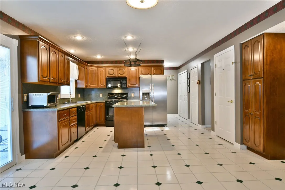 19 Spring Creek Drive, Cortland, Ohio 44410,MLS Now Listing ID